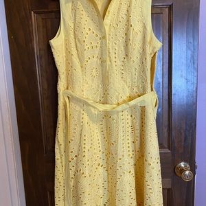Yellow knee length dress!